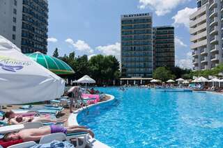 Отель Hotel Slavyanski Солнечный Берег Улучшенный семейный номер с прямым видом на море (для 4 взрослых)-1